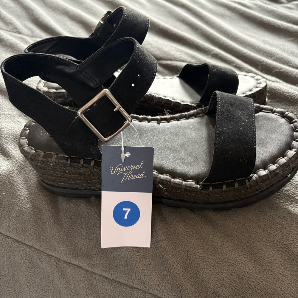 Universal Thread Black Platform Sandals with Gold Buckle